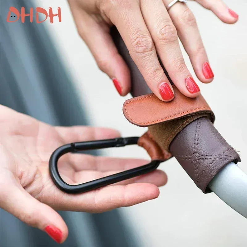 2個入り レザー ベビーカーフック 調節可能 PU カートフック おむつバッグハンガー ベビーカーオーガナイザー 旅行用品 ママと子供向け