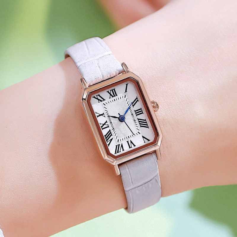 MAYZHISU 여성 시계 라이트 럭셔리 레트로 여성 쿼츠 골드 손목 시계 스테인레스 스틸 방수 여성 시계 숙녀 시계