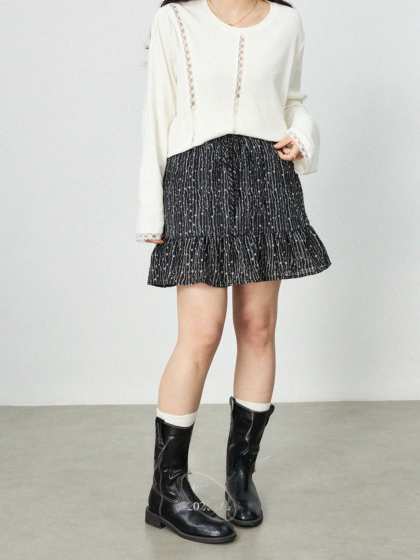 

Новая летняя женская короткая юбка больших размеров с цветочным принтом, завышенной талией и эффектом стройности