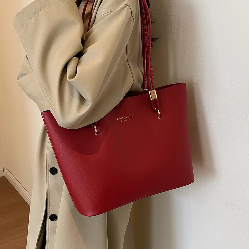 Red Tote Bag Women 2024 New Simple Large Capacity Handbag Fashionable Single Shoulder Commuting Bag Wedding Bridesmaid Bag