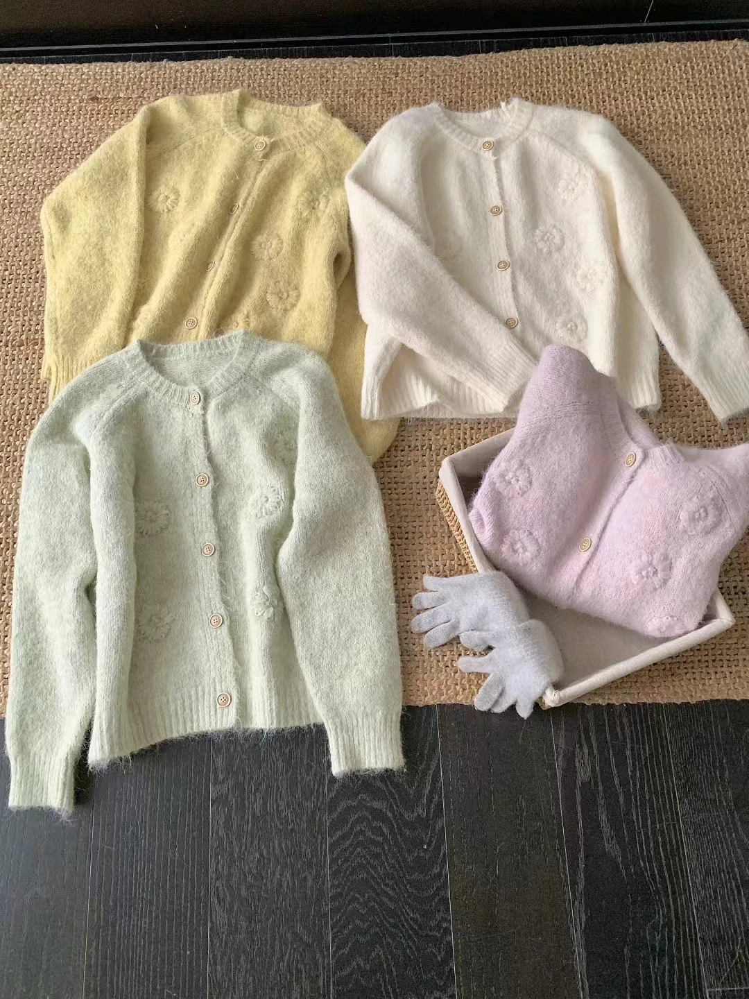 

Soft Alpaca Knitted Open Cardigan Women's Sle Eight Flowers Wood Button Warm Thiened Long Sve round Ne Color