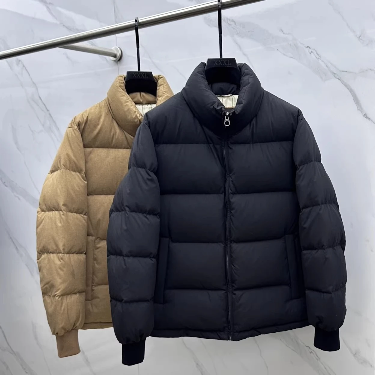 

Итальянская повседневная куртка-пуховик с воротником-стойкой