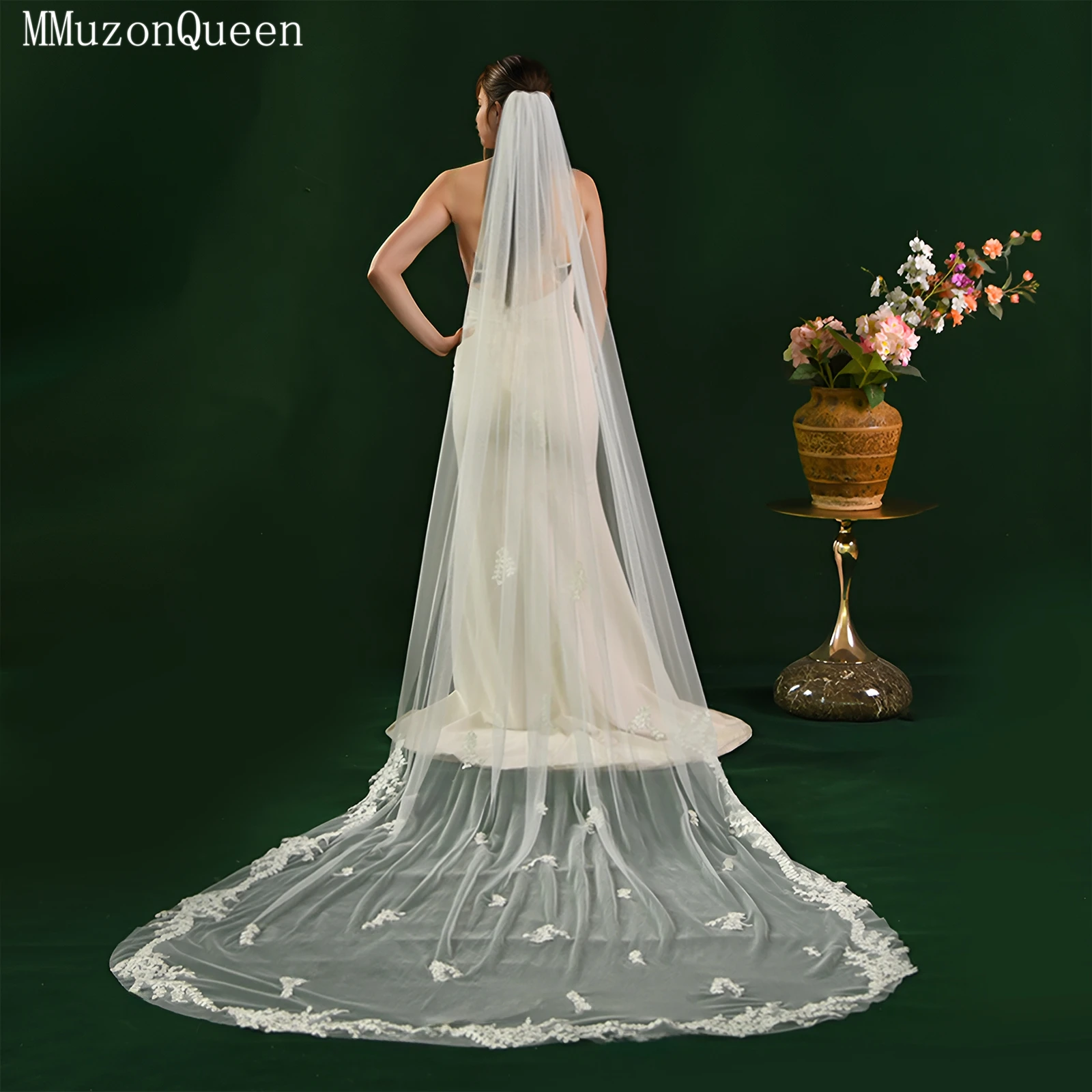 

MMQ Classic Single-Layer Long Trailing Embroidery With Hair Comb Bridal Veil Cathedral Wedding Accessories Women Tulle M175