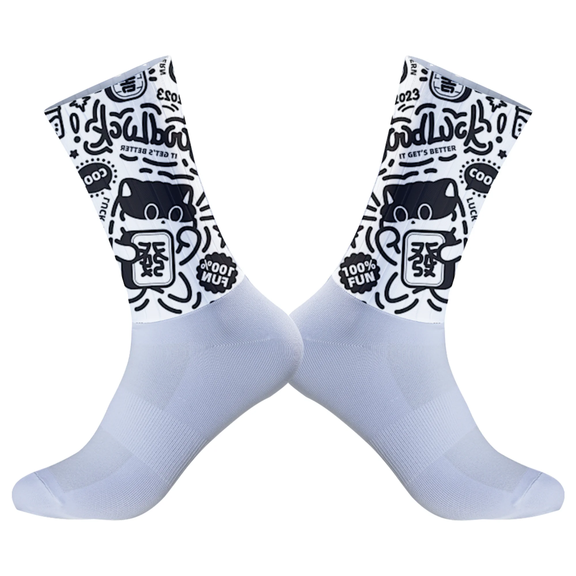 Cycling socks can be used on both roads and mountains