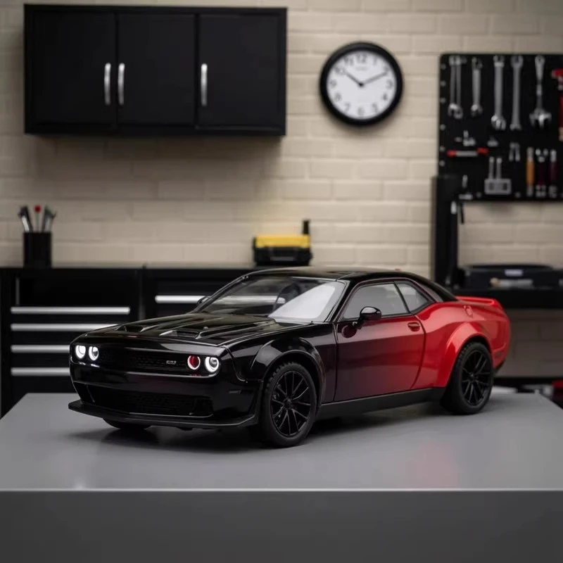 

1:32 Hellcat Alloy Sports Car Model Diecasts Metal Racing Car Vehicles Model Sound Light Childrens Toy Gift