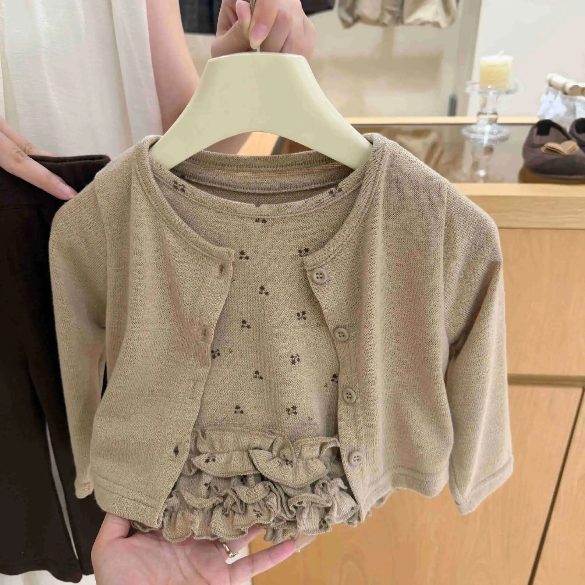 Girls' Sequin Neck Hanging Set 2026 Spring and Autumn New Sweet Beauty Baby Fluffy Princess Gauze Skirt Two-piece Set
