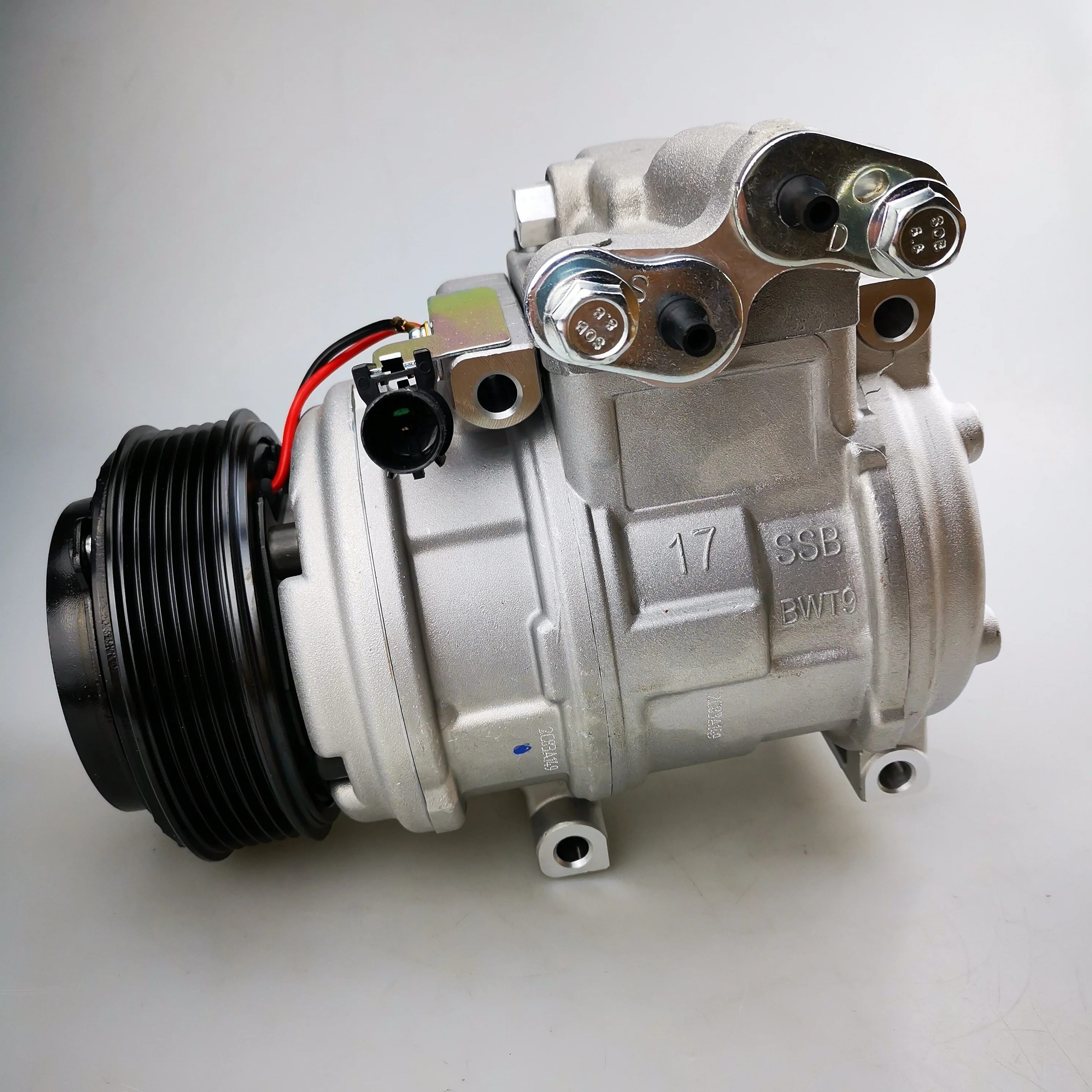 

SAIC MAXUS G10 1.9T Оригинальный компрессор кондиционера C00041322