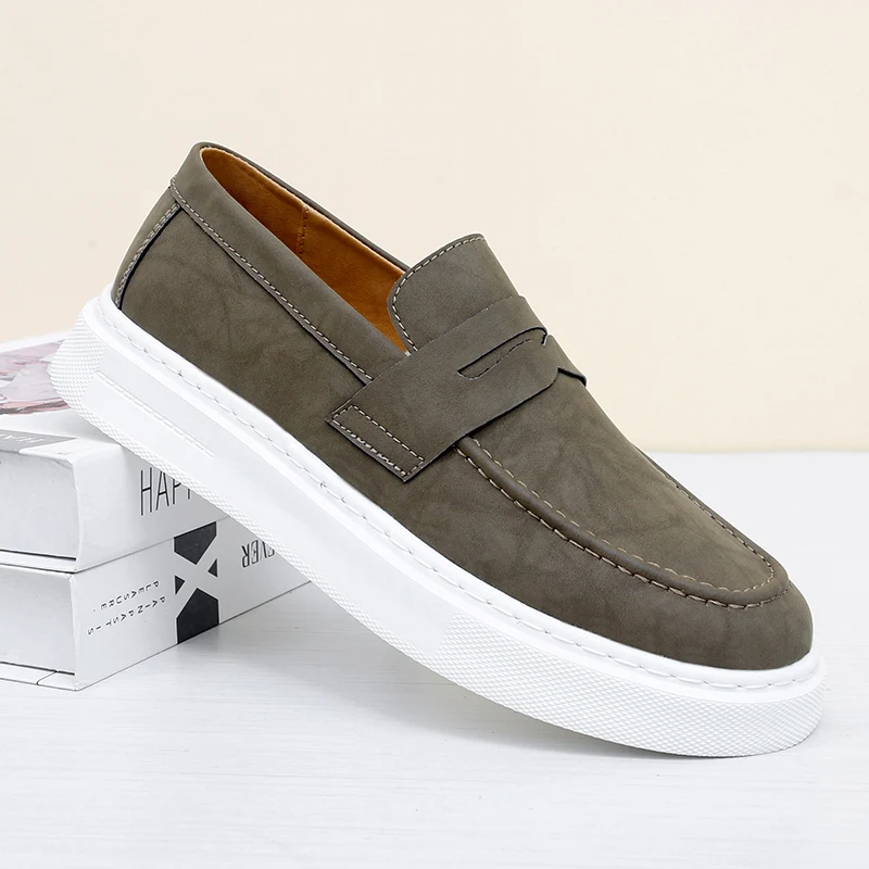 

Men's Leather Shoes, Soft-Soled Sneakers, Genuine Leather, Retro British Style, Versatile, Trendy Slip-On Casual Loafers