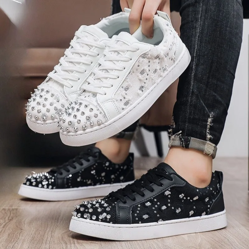 

Fashion Trend Couples Ripped Canvas Shoes Red Sole Rivet Board Shoes High Quality Breathable Comfort Casual Shoes for Men Womens