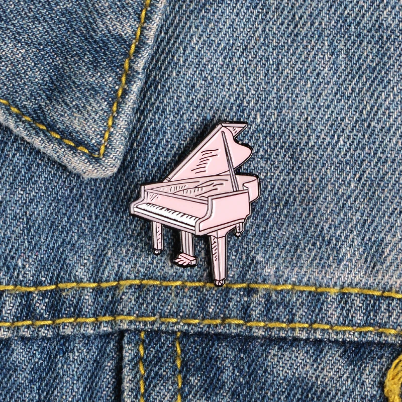 Vinyl Records Pines Badges Fashion Brooch Gifts for Friends Wholesale QIHE JEWELRY Music Enamel Lapel Brooch Classic Phonograph