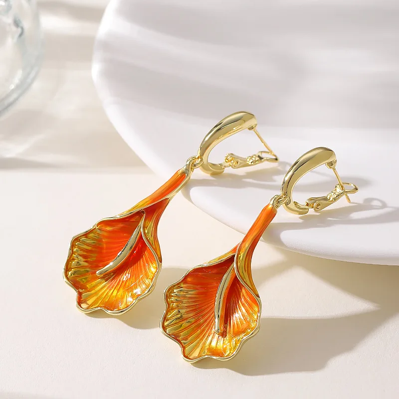 Fashionable and exaggerated enamel drop glaze ginkgo leaf earrings, elegant and high-end earrings, holiday style accessories