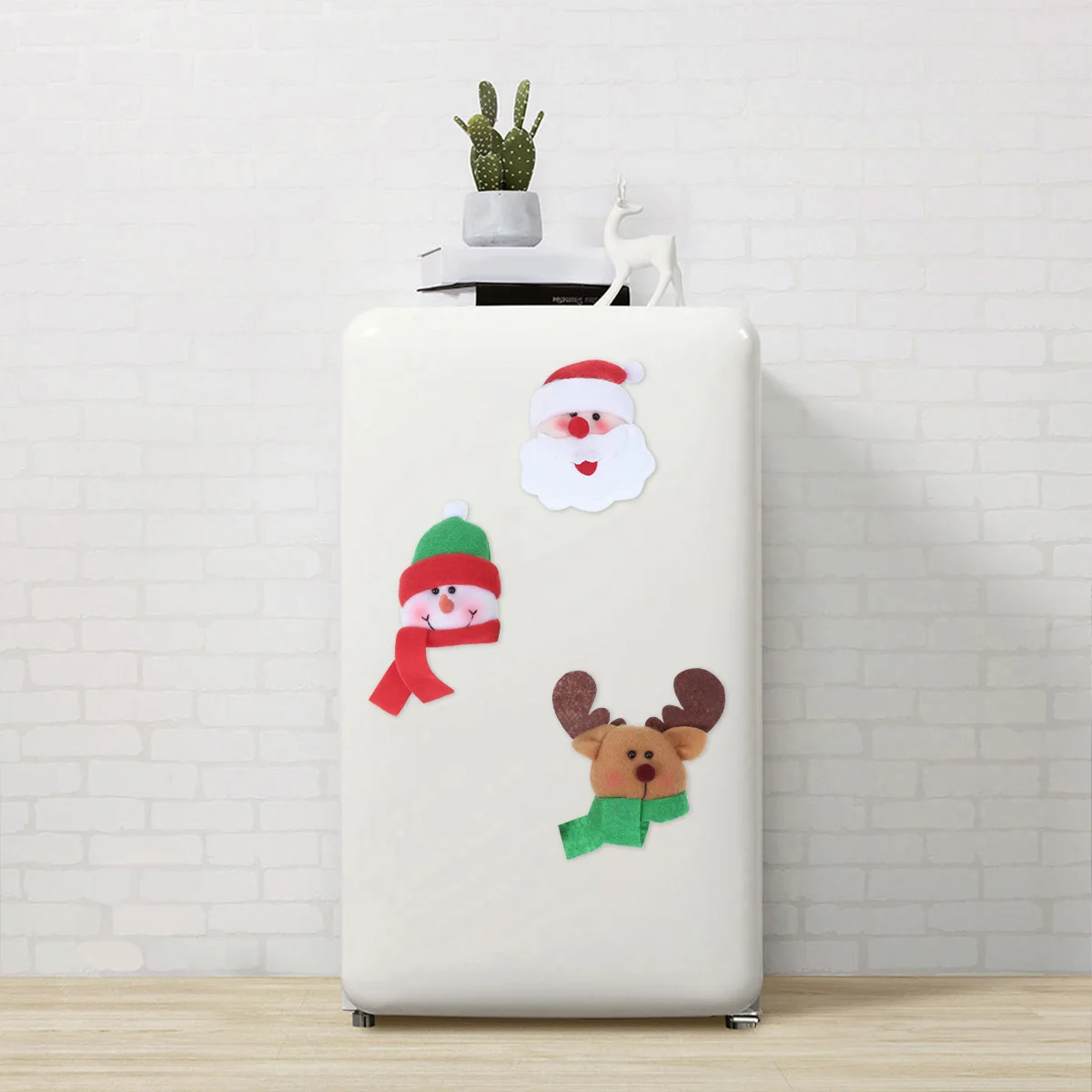 

3Pcs Xmas Fridge Stickers Unique Shape Nonwoven Material Strong Stereo Sense Easy Paste Holiday Decor Refrigerator Magnets