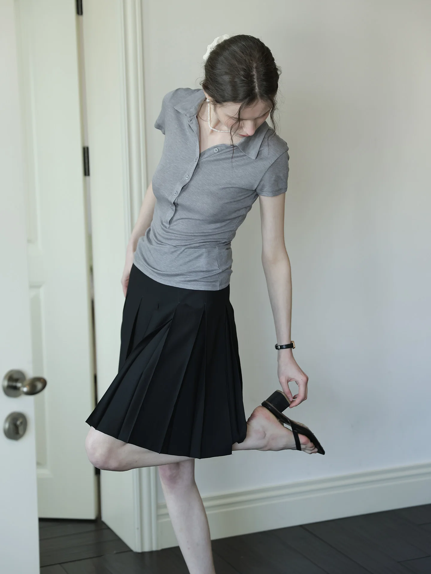 

Женская футболка Slim Fit с коротким рукавом, летняя, новый стиль, стандартная длина, модный топ, простой и расслабленный стиль