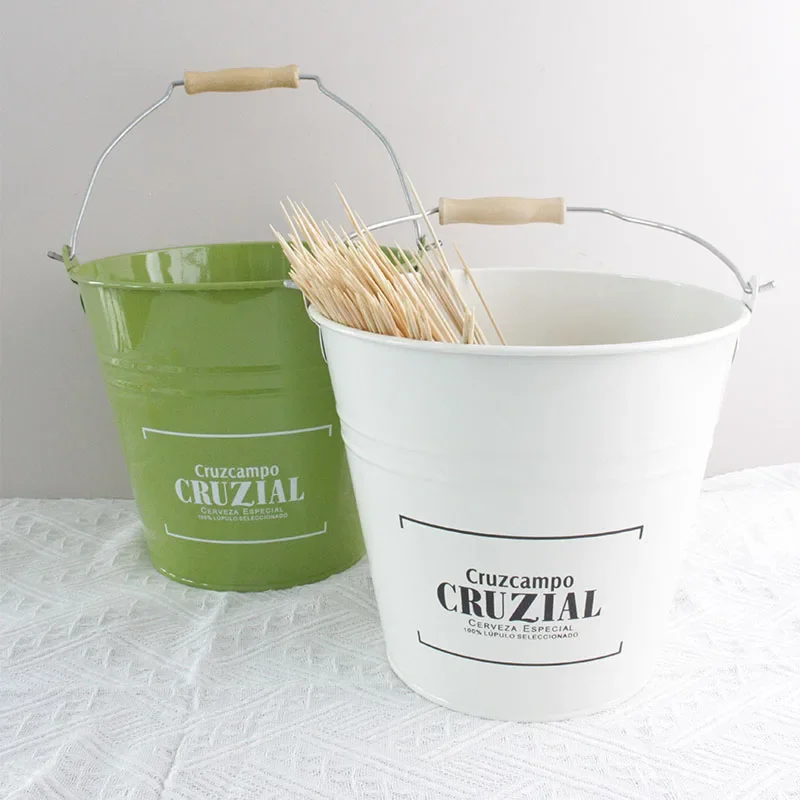 

1.5L 14.5X12.5CM Stylish and Durable Ice Bucket with Handle for Commercial Bar and Outdoor Activities