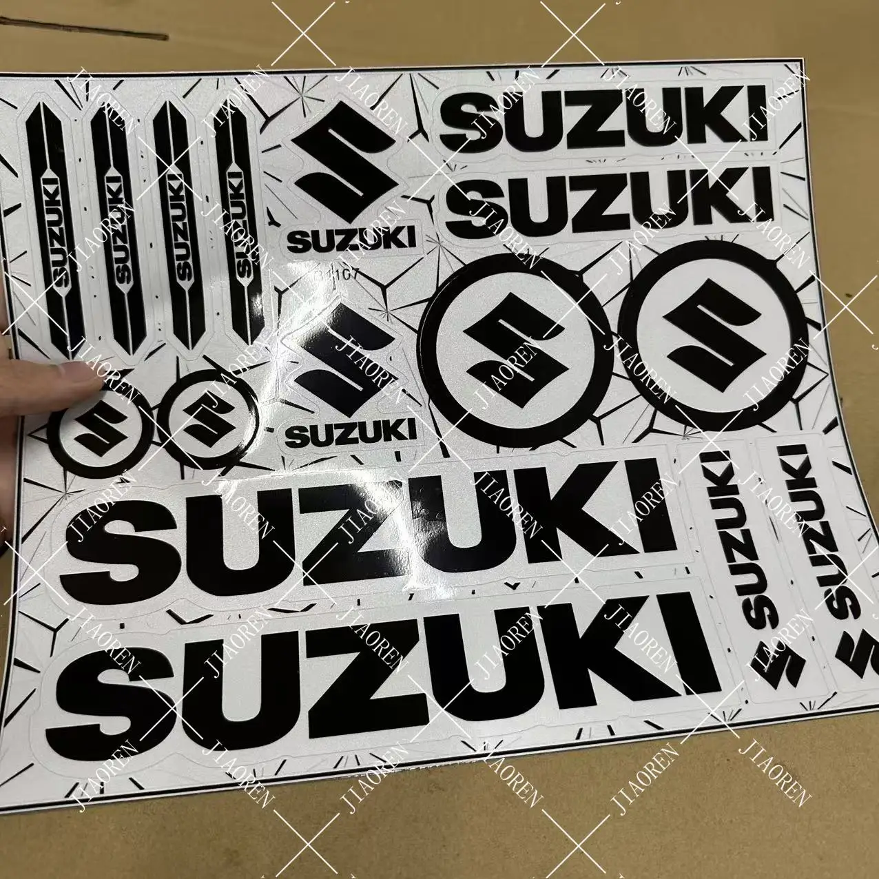 

Светоотражающая черная наклейка для автомобиля Suzuki с логотипом, комплект наклеек