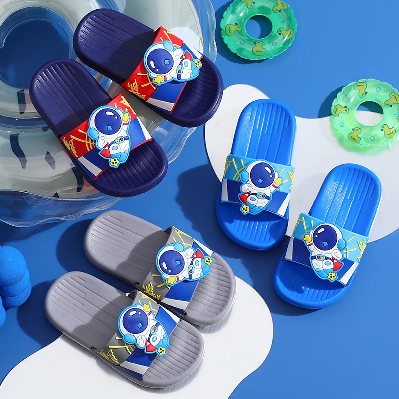 

New 2025 upgrade bestseller boys' slipper, cute cartoon astronaut design, lightweight and breathable, suitable for indoor and ou