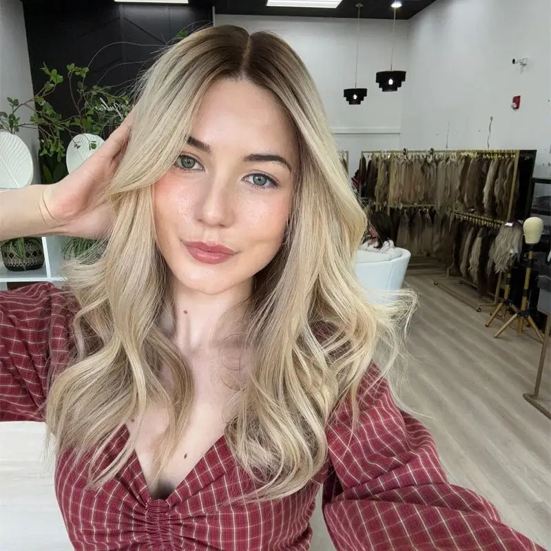 

13x4 Golden Blonde Wavy Wig Natural-Looking Heat-Resistant Synthetic Lace Front Wig Hair for Daily Party Use Preplucked Hairline