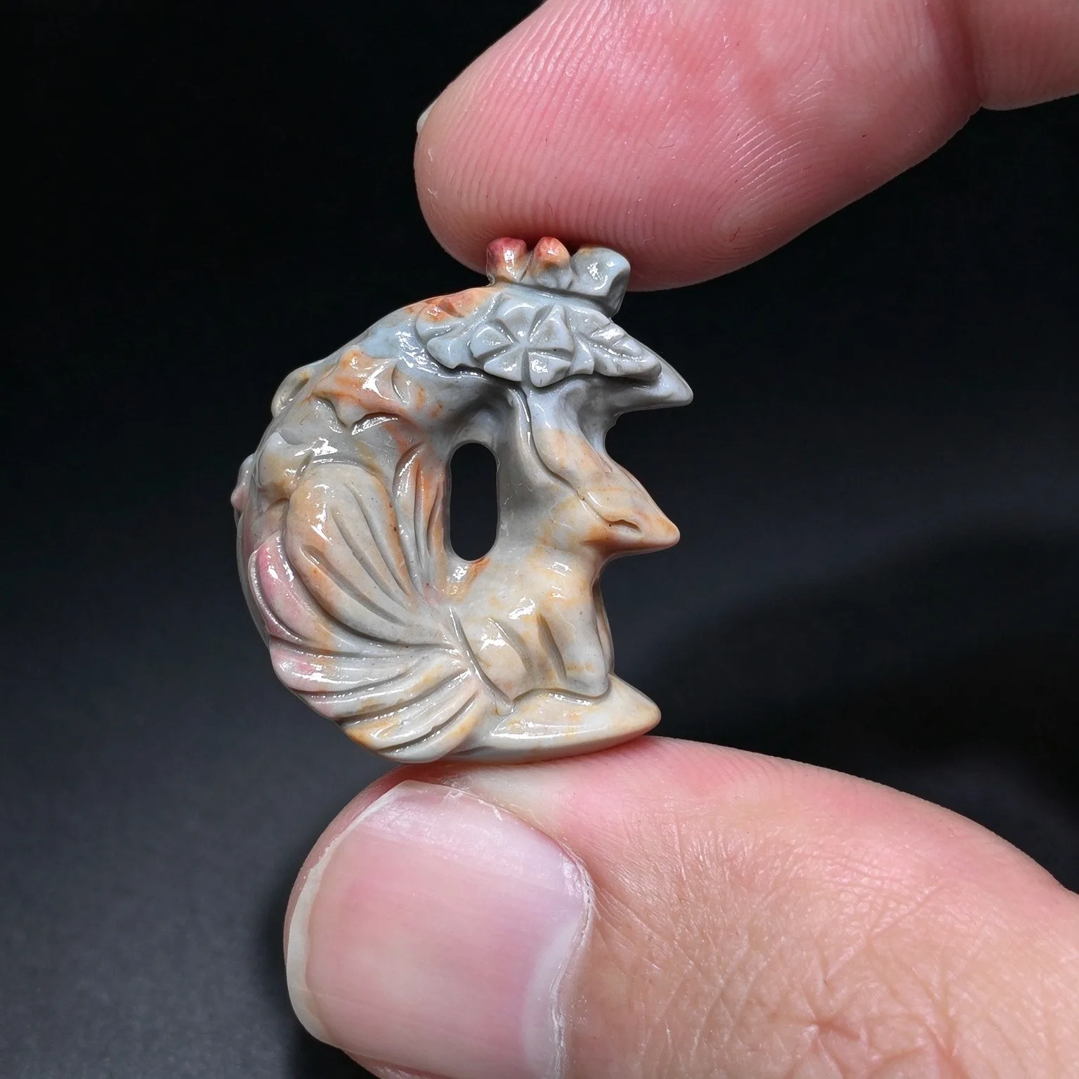 Natural Alashan Agate Crescent Moon Fox Statue Carved Crystal Nine Tailed Fox Figurine Gemstone Pocket Stone Aesthetic Gift Deco