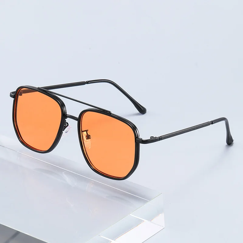 New Vintage Square Sunglasses Women Men Rectangle Metal Frame Sun Glasses Female Eyewear Sunglasses for Male Female Eyeglasses