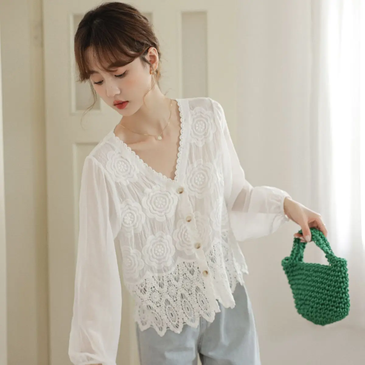 Blouse Women   Fashion  Summer Lace  Bubble  Sleeve  Floral  Embroidery  Casual