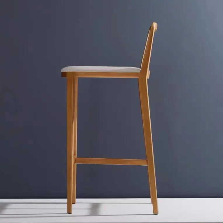 제조 공급 모던 애쉬 우드 바 스툴 솔리드 우드 프레임 독점적인 거실 바 의자 라탄 시트 포함