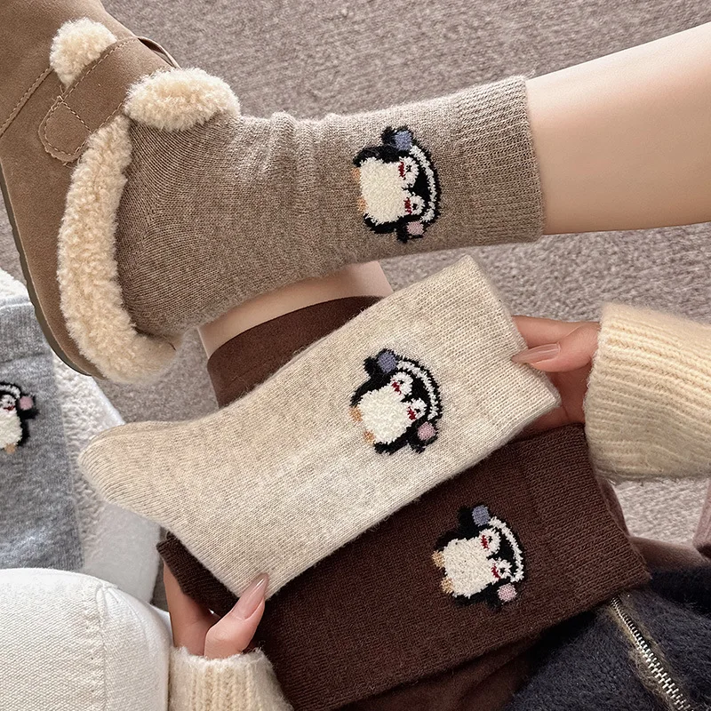 Calcetines de lana merina de estilo japonés para mujer, calcetines de invierno sin costuras con forro polar térmico a media pantorrilla, bonitos auriculares con dibujos de pingüinos