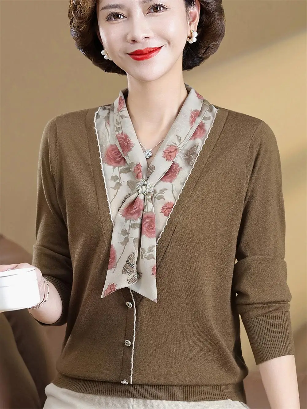 

Faionable Трикотажная основа irt Тонкий женский средний возраст и ли Весна Осень Маленький вязаный топ Age-Defng