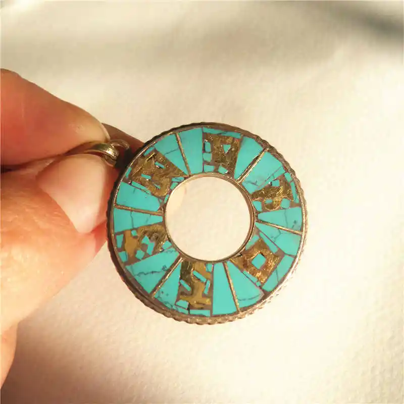 Tibetan Jewelry Six Words Mantras Amulets Charms Brass InlaidTurquoise Round Circle Pendnants TBP109