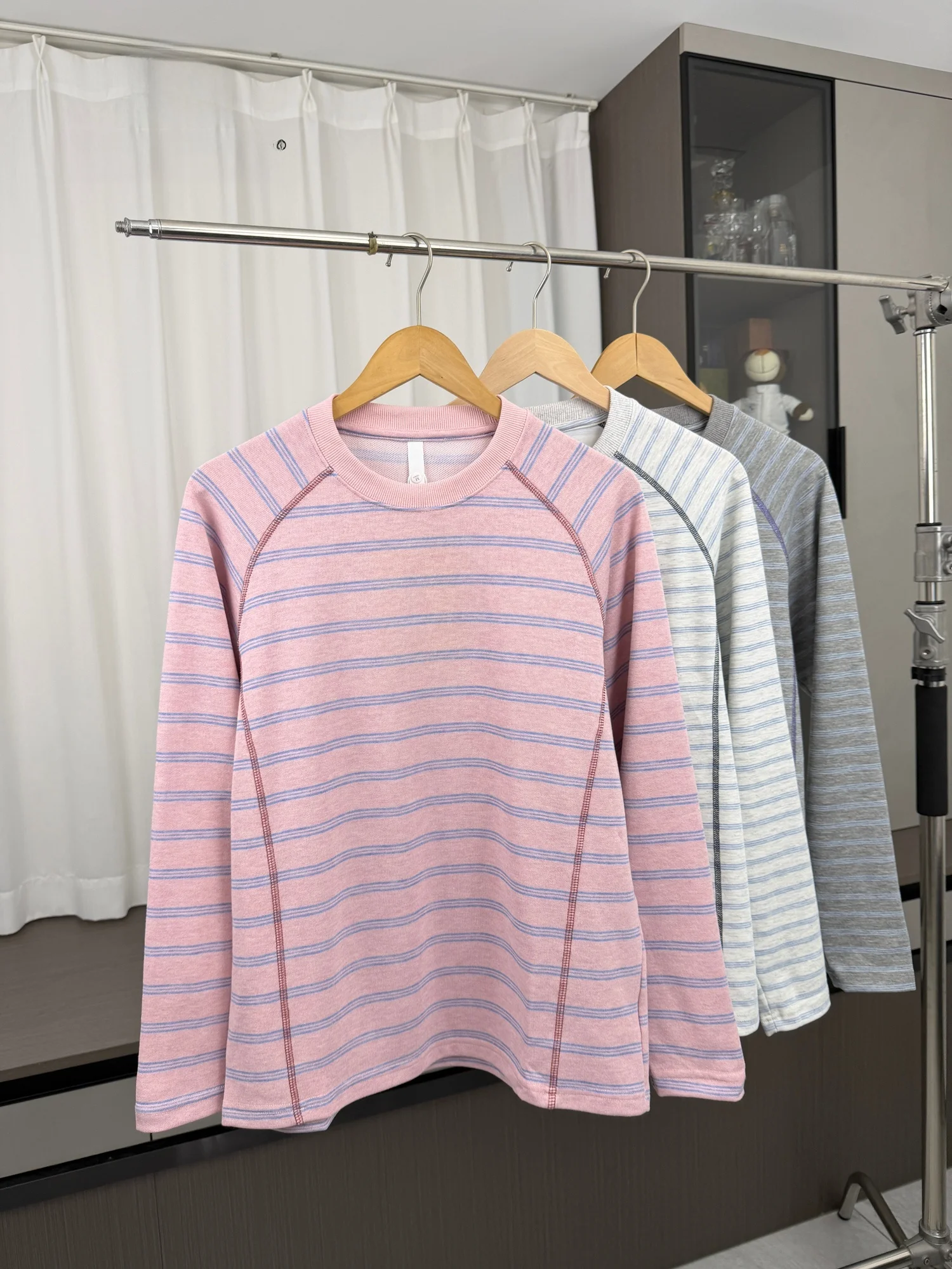 Fashionable Urban Men's Long Sleeve round Neck Sweatshirt Color Block Stripes Design Breathable Quick Dry Autumn Essential