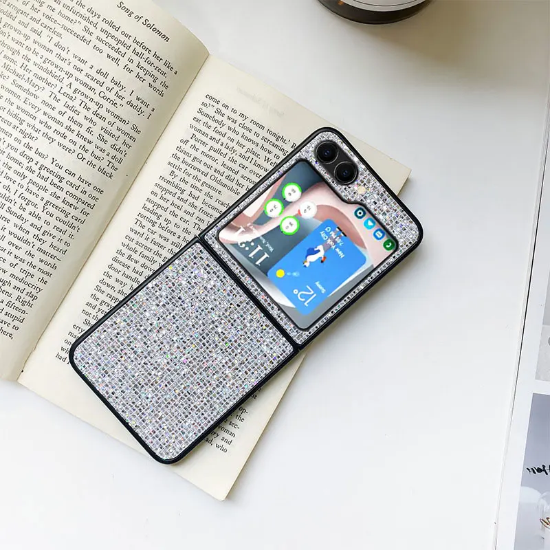 Custodia morbida con paillettes Glitter Bling di marca di lusso per Samsung Z Flip 5 4 3 5G Flip5 Flip4 Flip3 Cover posteriore rigida sottile per PC