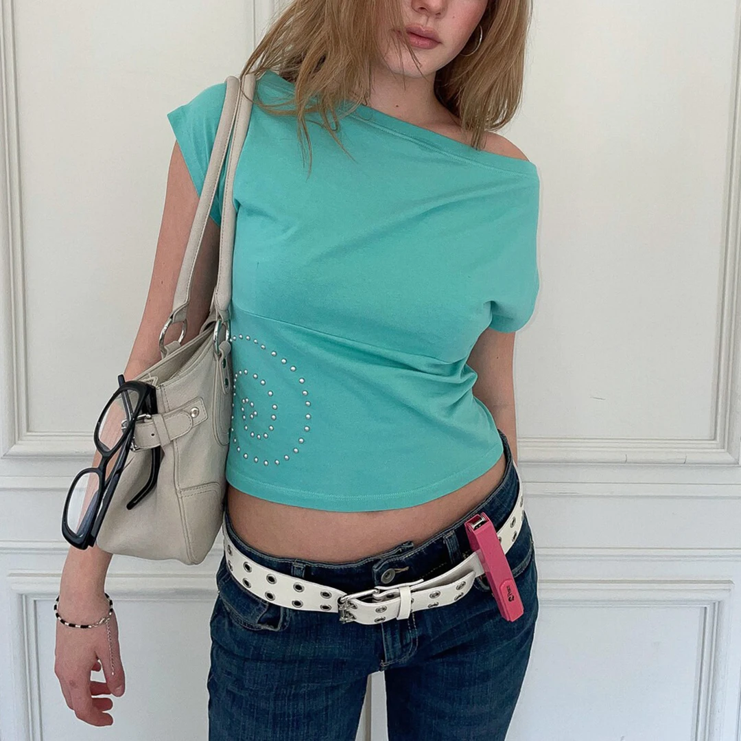 Women's rhinestone spiral off shoulder T-shirt Y2K slanted cap sleeve side pleated edge slim fit retro street short sleeved T-sh