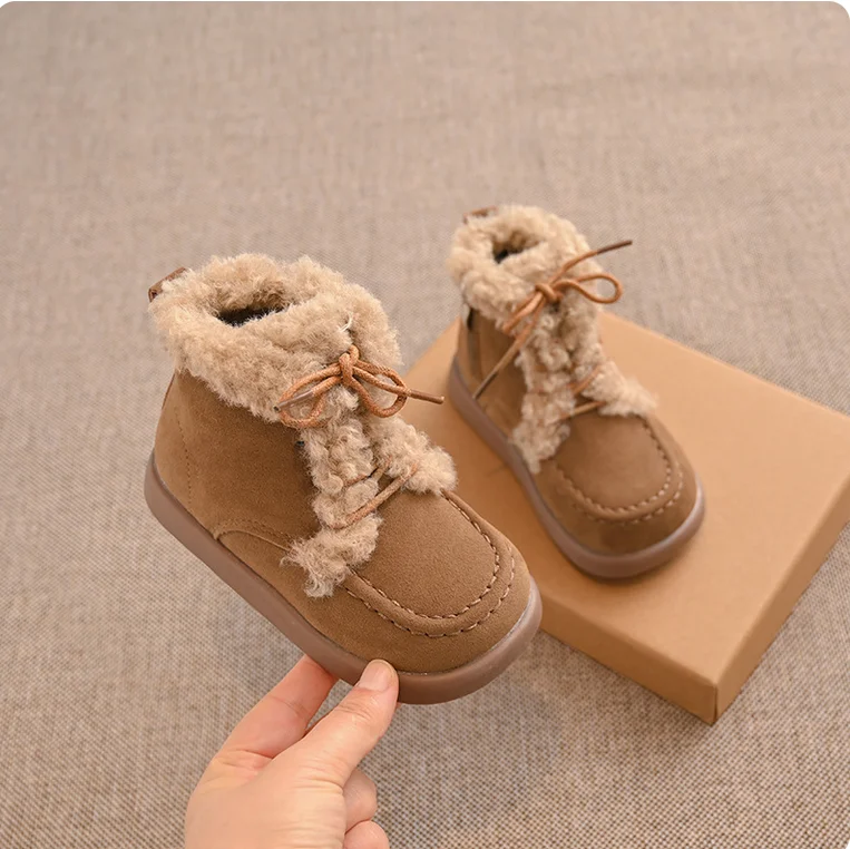 Sepatu bot anak perempuan sol tebal, sepatu bot salju Suede, sepatu kasual hangat Anti selip, sepatu katun kasual luar ruangan, sepatu Flat modis, untuk anak perempuan