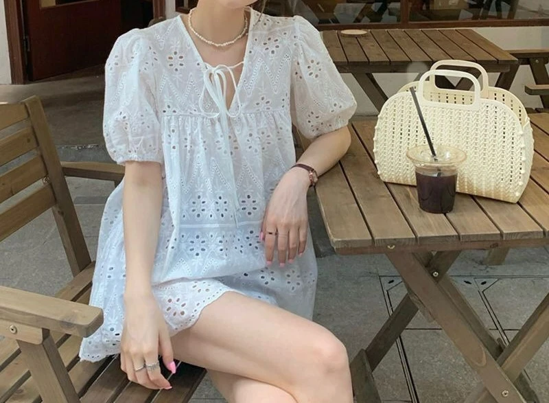 

Bubble Sleeve Hollow Lace Short Sleeve Shirt Women's Summer New Design Niche Top