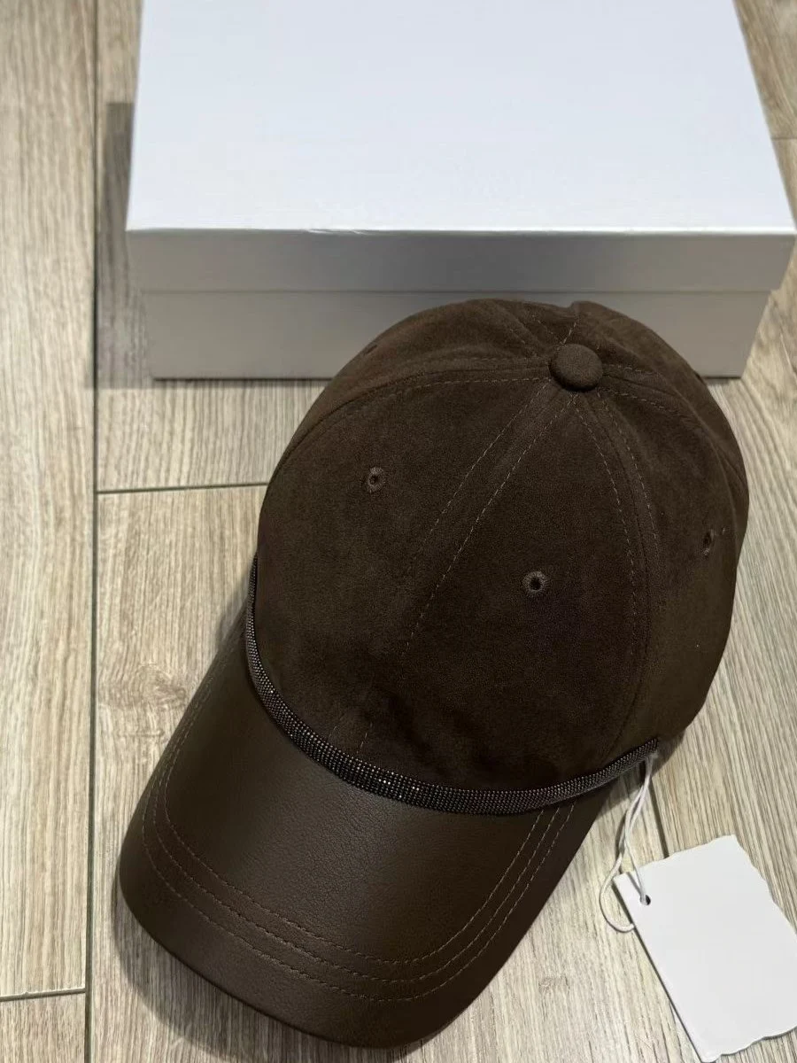 New Autumn/Winter High-Quality Fashionable Casual Chain Baseball Cap For Women, Two Colors, One Size Fits All.