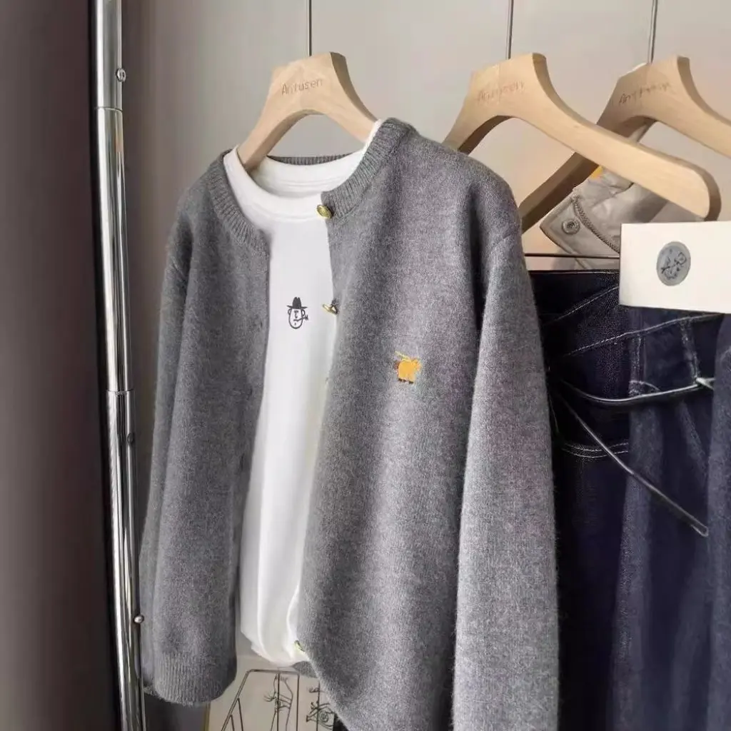 

Женский модный кардиган с круглым вырезом и рисунком пони, вязаный свитер из 100% чистой шерсти, короткая верхняя одежда с металлической пряжкой