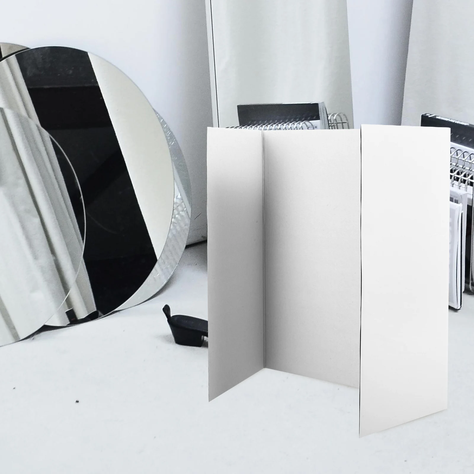 

1 set Trifold Poster White Foldable Display Boards 53x35cm Trifold Presentation Board Double Sided Tape Presentation Supplies