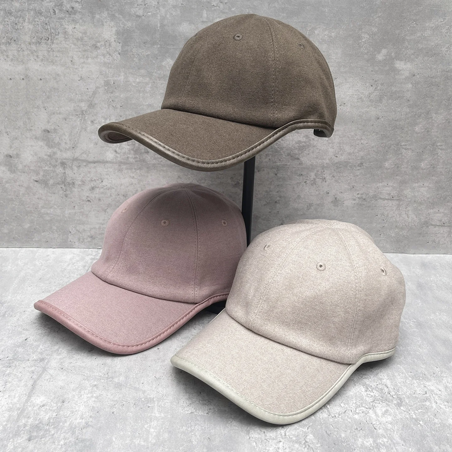 Stylish Baseball Cap with Wide Brim and Deep Crown—Fall Style That Makes Your Face Look Smaller, Versatile Sun Hat