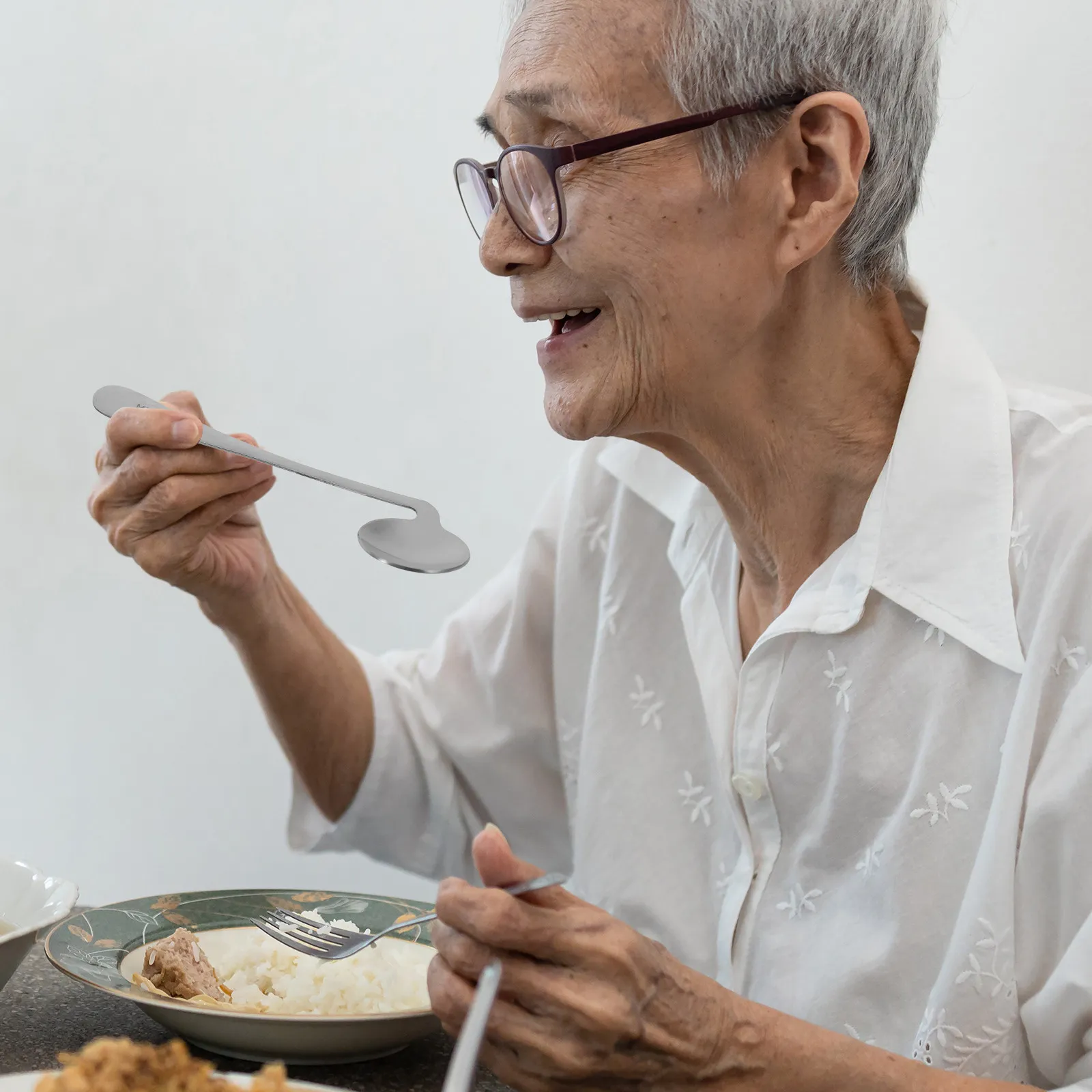 1Set Angled Assist Spoon and Fork Stainless Steel Smooth Edge Comfort Handle Self Feeding Utensil for Elderly Bed Eating