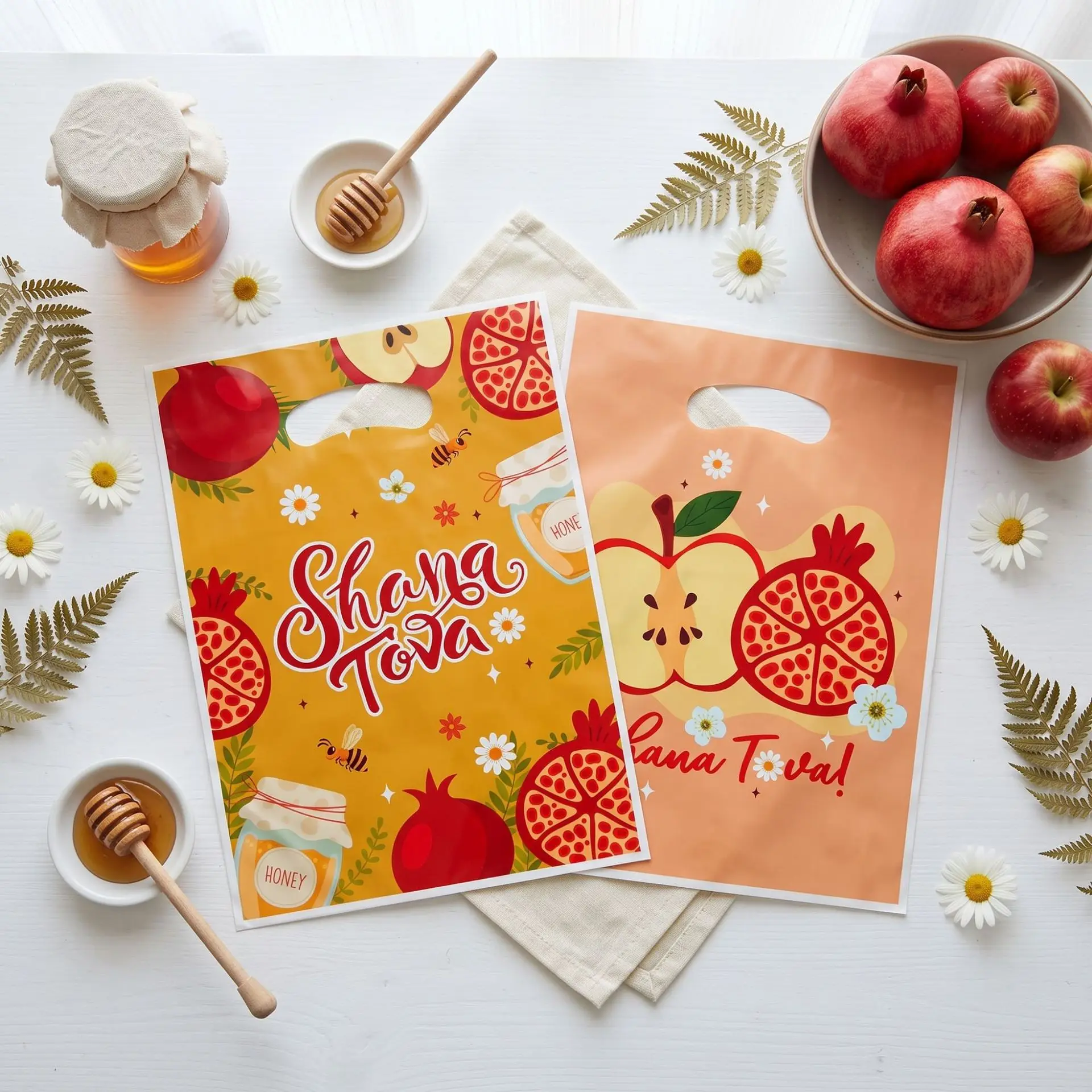 100Pcs Rosh Hashanah Gift Bags Shana Tova Plastic Treat Candy Bags Jewish New Year Party Favors Apple Honey Goodie Bags Handle
