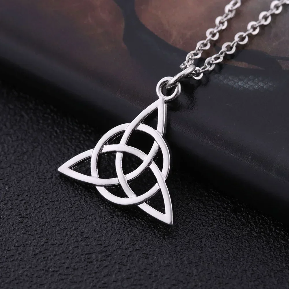 Viking Celtics Love Knot Geometric Pendant Necklace Antique Sliver Triquetra Chain Necklace Amulet Jewelry Gift for Women