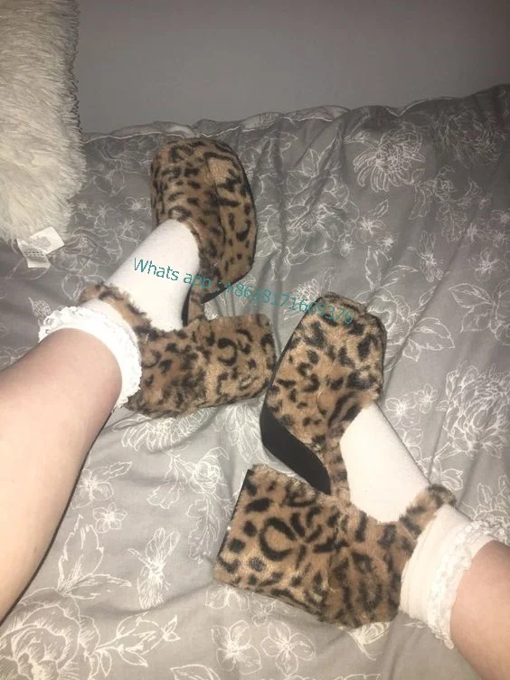 Sexy Leopard Chunky tacco alto sandali di pelliccia piattaforma donna peluche punta tonda fibbia Mary Jane scarpe Lady Dress Cute Girl Sock Shoes