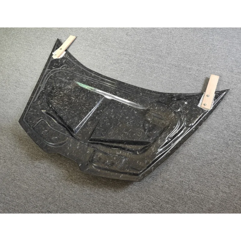 

Suitable for Lamborghini Huracan LP580 LP610 modified body kit V style forged carbon fiber engine hood