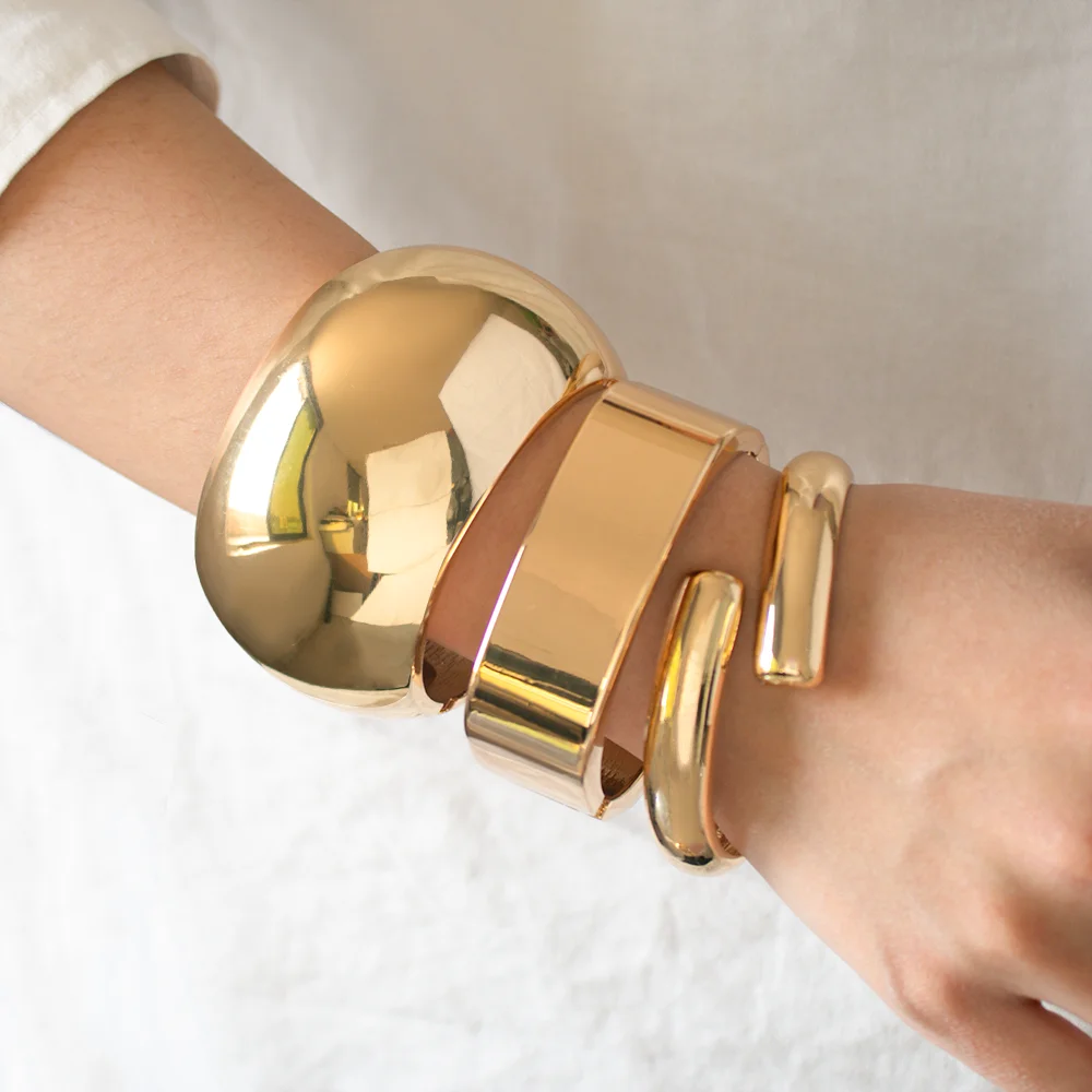 

GZJPEI Exaggerated Smooth Gold Color Spring Bangle Bracelet Irregular Bracelets For Women Men Unisex Cuff Chunky Bangle 2025 New