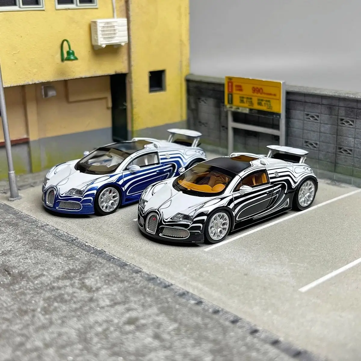 

Diecast LJM 1:64 Scale Bugadi Dragon Ceramic Dragon Resin Car Model Collectible Toy Gift Souvenir Display Ornament