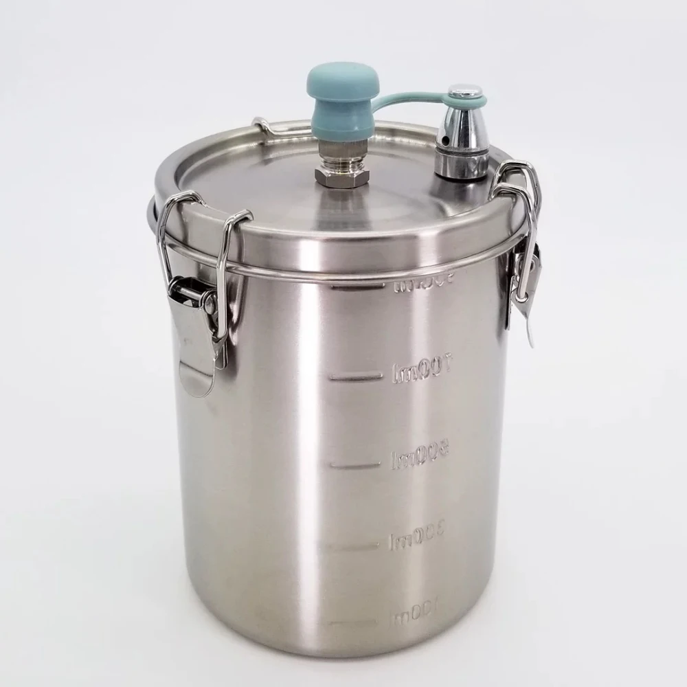 304 Stainless Steel Milk Canister for Coffee Machine – Milk Storage Tank with Frothing Pitcher & Dispensing Hose 1000ML  ﻿