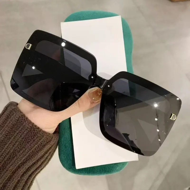 

​​2025 Oversized Square Polarized Sunglasses Women, UV400 Luxury Anti-Glare Driving Lightweight Chic Fashion Unisex​​