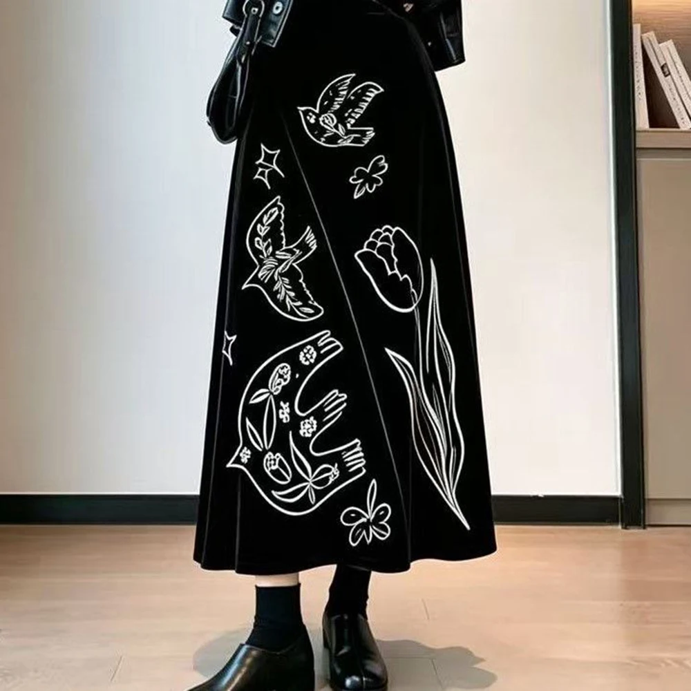 Retro art printed velvet skirt for women, high waist, black big swing skirt, thin and drape skirt in autumn and winter