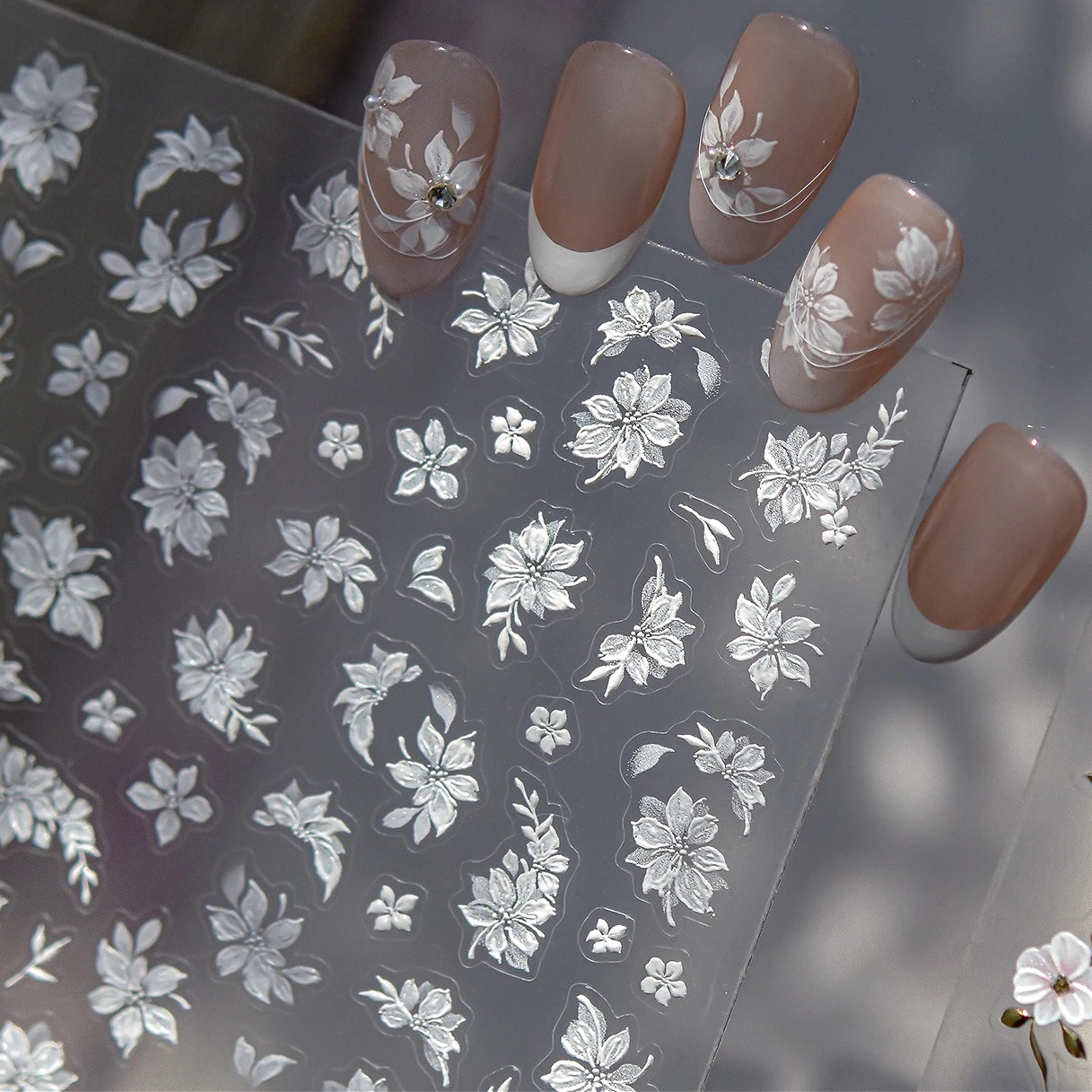 Camelia rosa dorada, flores blancas, flor de melocotón, Magnolia, poesía rosa, Frangipani, Margarita, abalorio de lirio Vintage, pegatinas para decoración de uñas