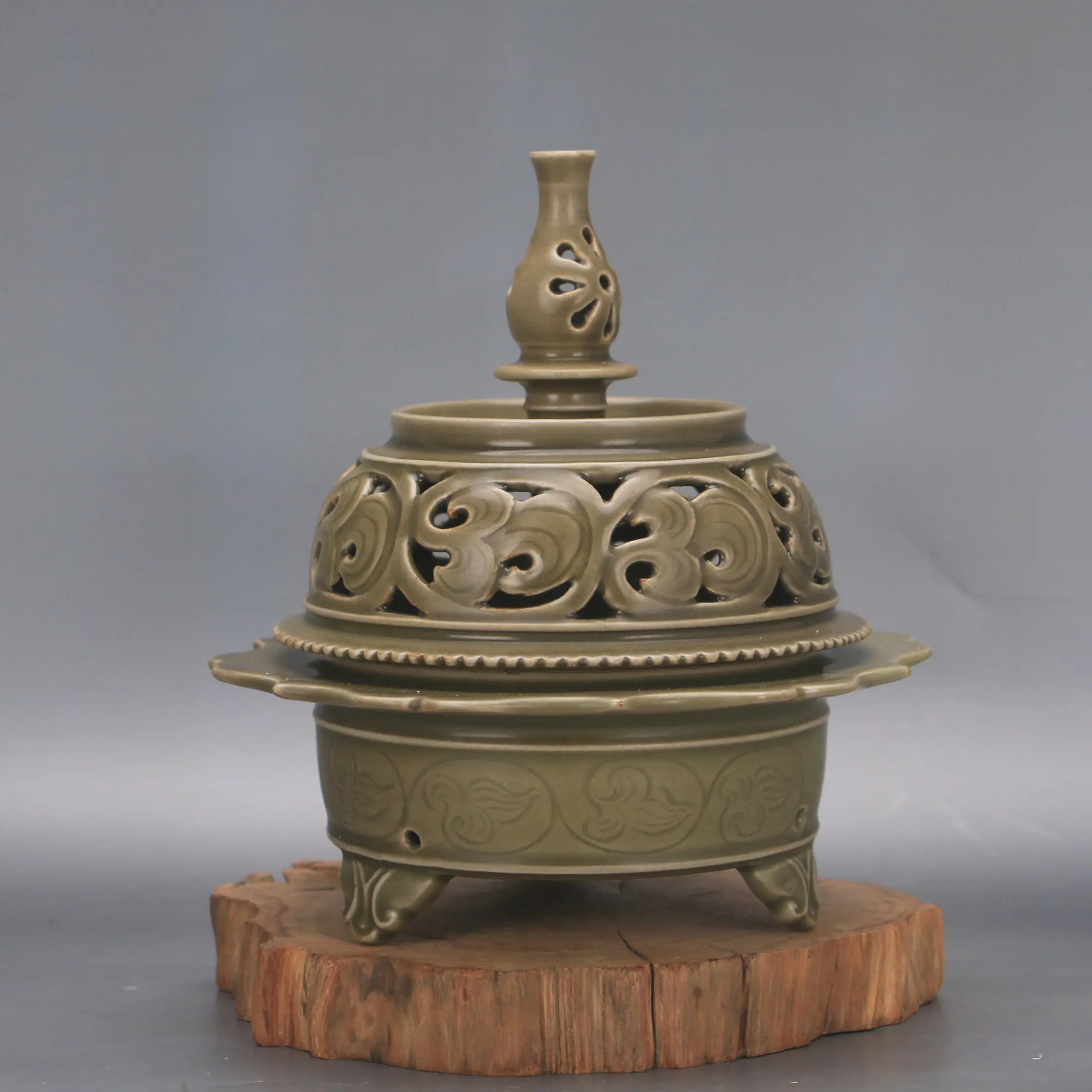 Song Dynasty Style Yue Kiln Longquan Celadon Mise Glaze Incense Burner Stilt Fired Ceramic Censer Home Decor Gift