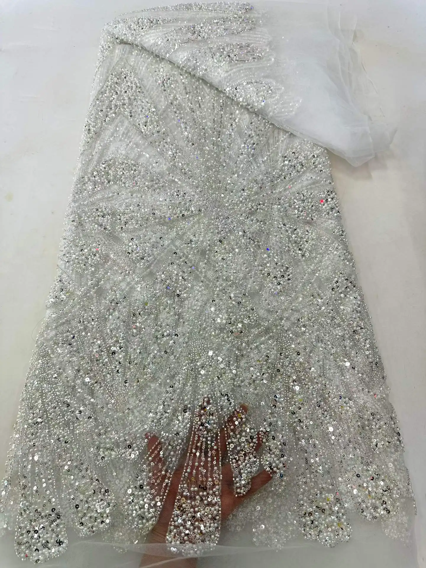

Fashion High Quality French Mesh Embroidery Sequins African Lace Luxury Nigerian Beads Tulle Lace Fabric For Wedding Dress Party